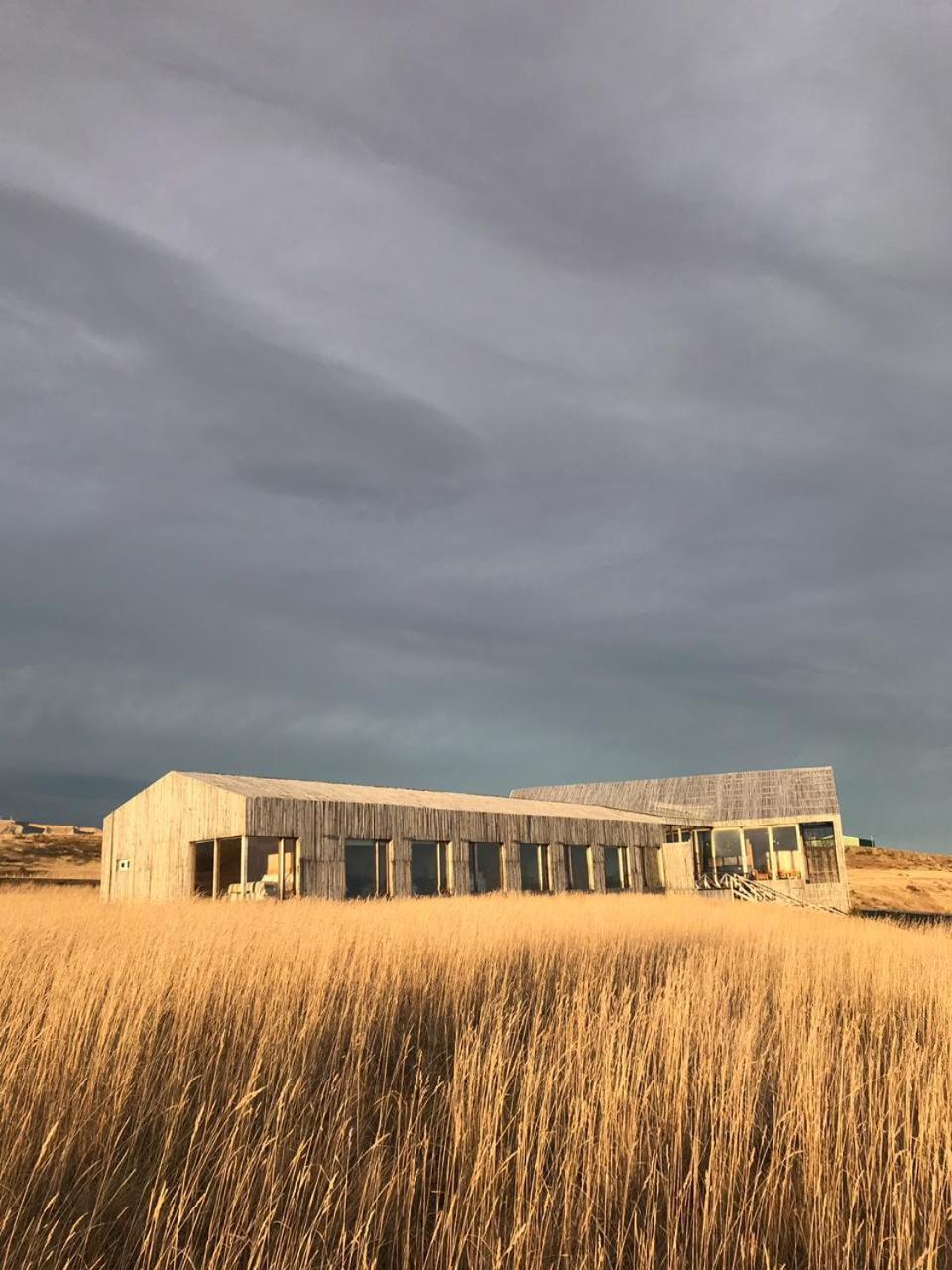 Hotel Simple Patagonia Пуэрто-Наталес Экстерьер фото